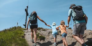 Familiengipfelsieg am Wiedersberger Horn | © Alpbachtal Tourismus |Mathäus Gartner Familiengipfelsieg am Wiedersberger Horn | © Alpbachtal Tourismus |Mathäus Gartner