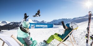 Tricks on the slopes Show off your best tricks at the snow parks around the ski area in Tyrol.