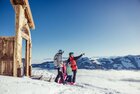 Familie am Berg im Winter im Ski Juwel Alpbachtal Wildschönau | © Alpbachtal Tourismus | shootandstyle