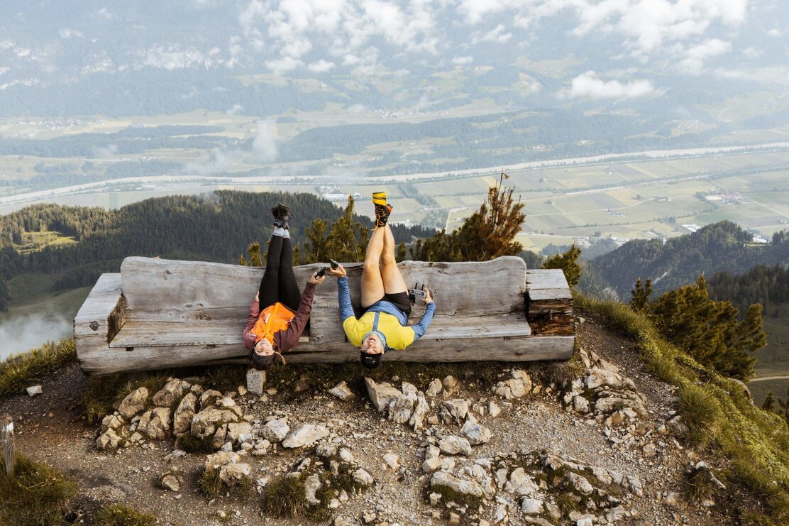 Bank bei Gratlspitze Alpbach, CCE Wanderdörfer | © Nadine Probst