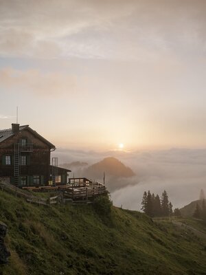 Bayreuther Hütte Morgensonne | © Jens Schwarz Bayreuther Hütte Morgensonne | © Jens Schwarz