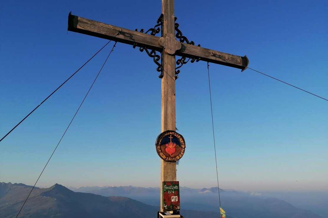 Gipfelkreuz im Sonnenschein.jpg | © Wildschönau Tourismus