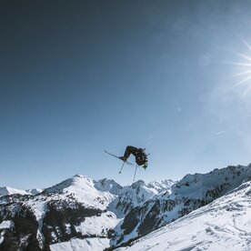 Coole Runs & heiße Beats auf rund 2.100 m am Wiedersberger Horn beim Open Faces Alpbachtal | © Open Faces | MiaMariaKnoll | Bildmaße: 6000x3816