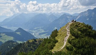 Lieblingsplatz am Gratlspitz: Aussichtsbank | © Alpbachtal Tourismus Lieblingsplatz am Gratlspitz: Aussichtsbank | © Alpbachtal Tourismus