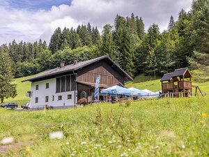 Jausenstation Tiefenbachklamm im Juli | © Alpbachtal Tourismus | shootandstyle