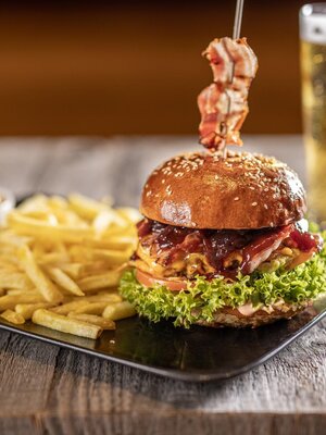 Connys_Burger