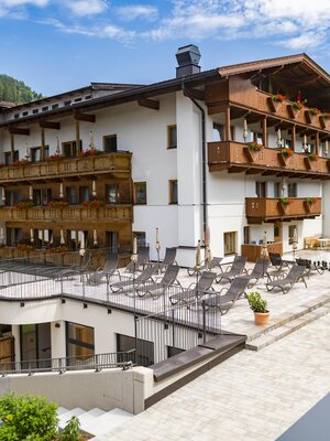 Landhotel Tirolerhof sun terrace